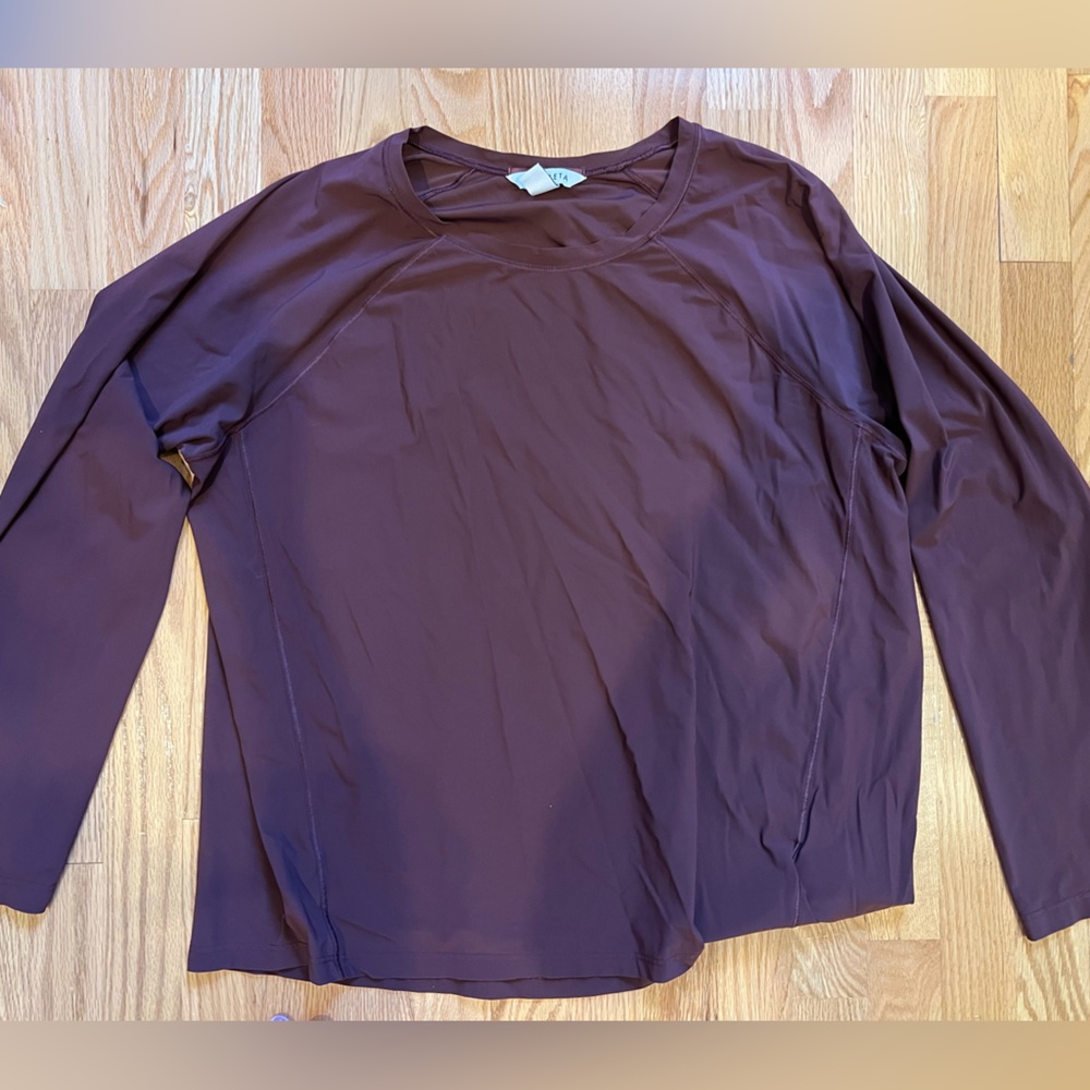 Maroon athleta ultimate train top long sleeve